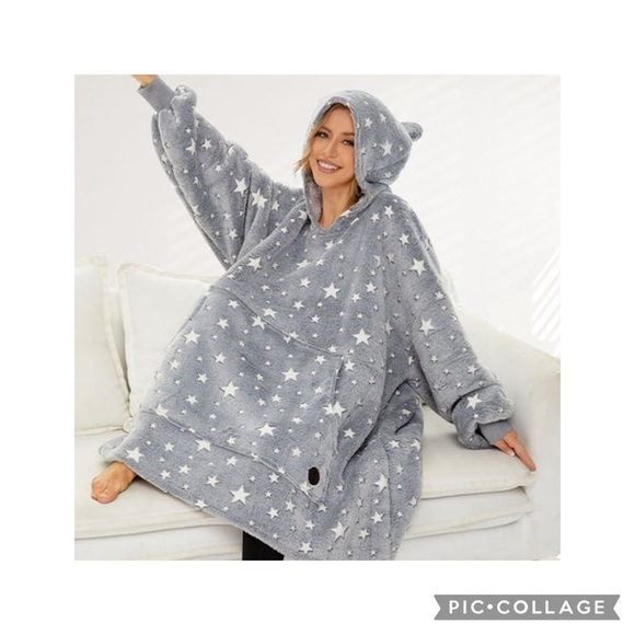 Three Poodle Luminous Grey Star Sherpa & Fleece Blanket Hoodie Size OS - Picture 3 of 14